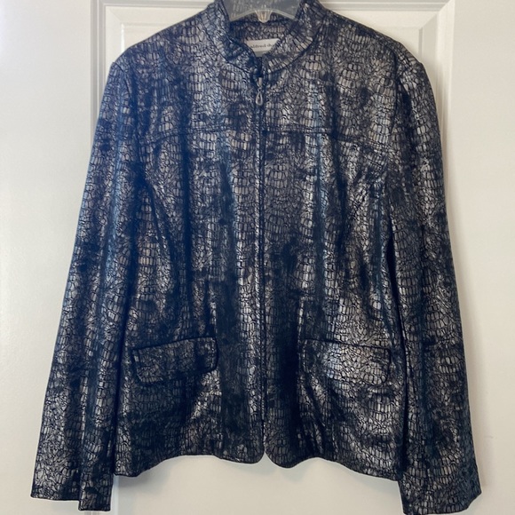 Alfred Dunner Petite women’s size 12P black/silver snakeskin pattern jacket - Picture 4 of 5